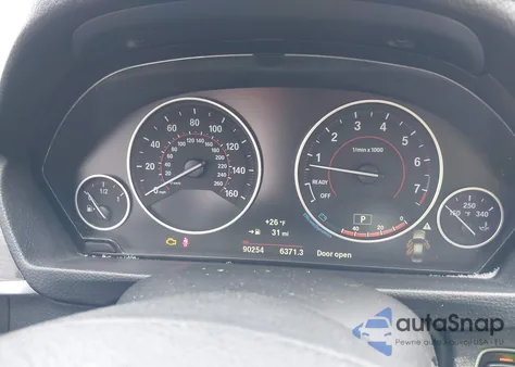 2017 BMW 330I xDrive z USA, uszkodzony, nr VIN WBA8D9G38HNU61986